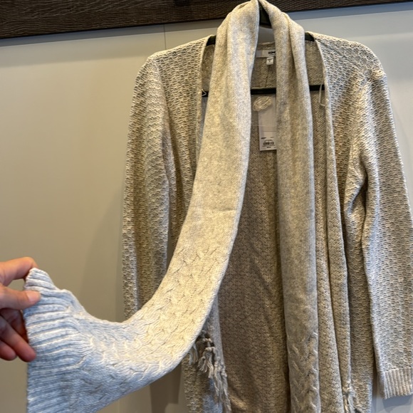 Sonoma Cardigan with detachable scarf - Picture 4 of 9